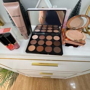 Laura Mercier ,Laura Geller and Charlotte Tilbury BUNDLES